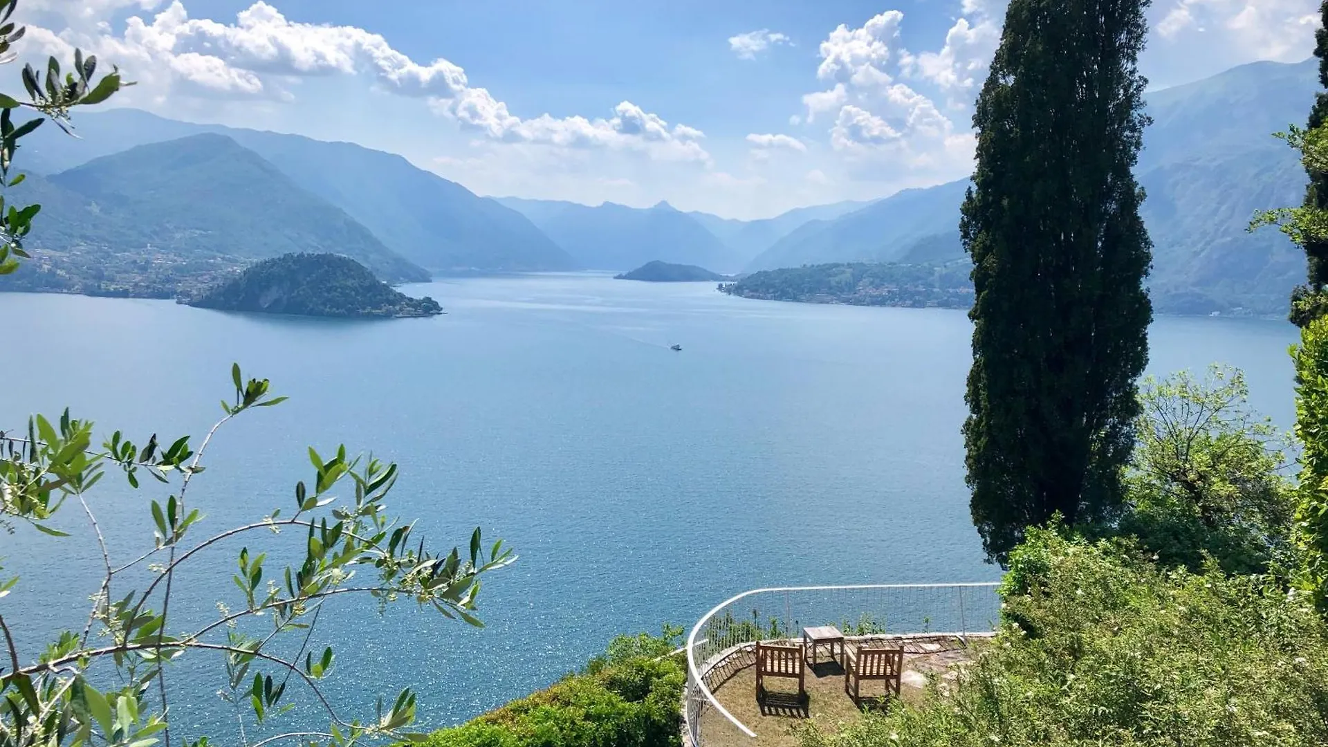 Castello Di Vezio In The Village Varenna Italië